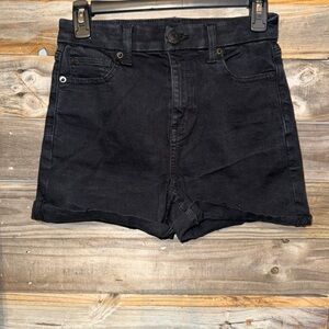 American Eagle size 4- curvy hi-rise mid shortie- black
